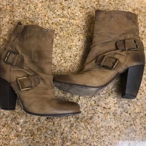 Only worn twice, great condition!